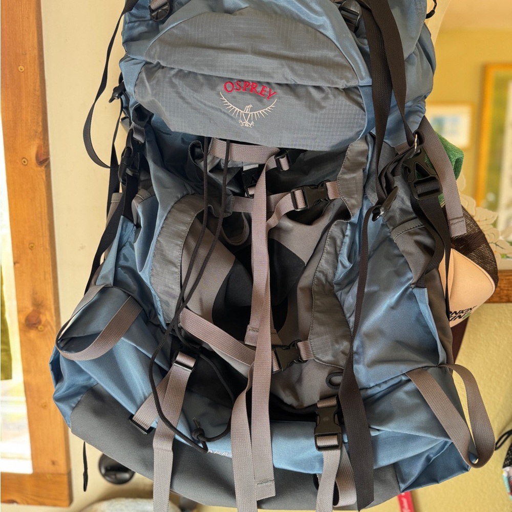 Osprey Ariel 75  Blue and Gray Hiking Backpack NEW/never used